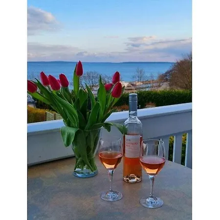 With 2 Bedrooms Σπίτι διακοπών *